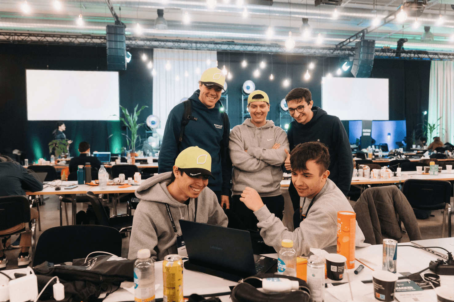 starthack student working together